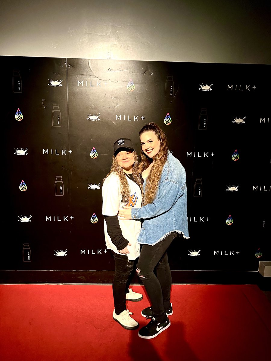BaileeRae38's tweet photo. Forever obsessed with you, ⁦@karleyhope_⁩ https://t.co/kqT0R0IAu0
