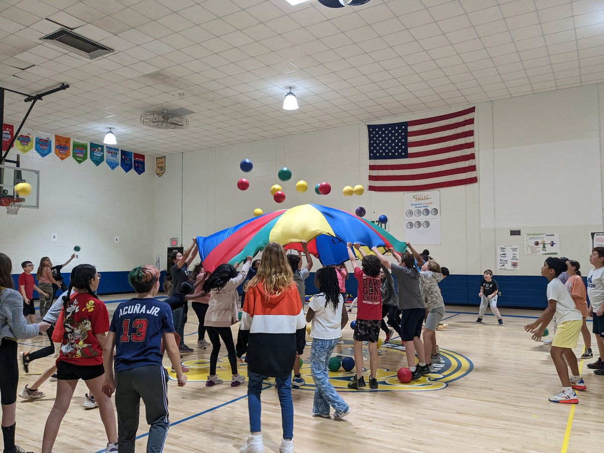 Lauren Thompson tweet media