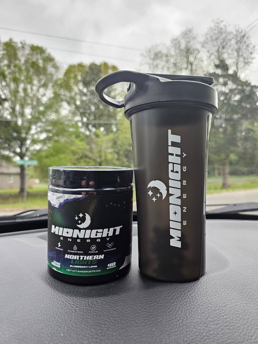 Cottonfilms's tweet photo. @ship put me onto @DrinkMidnight and I'm not going anywhere without it! Northern lights all sheeshhhhh https://t.co/huW9F3IWht
