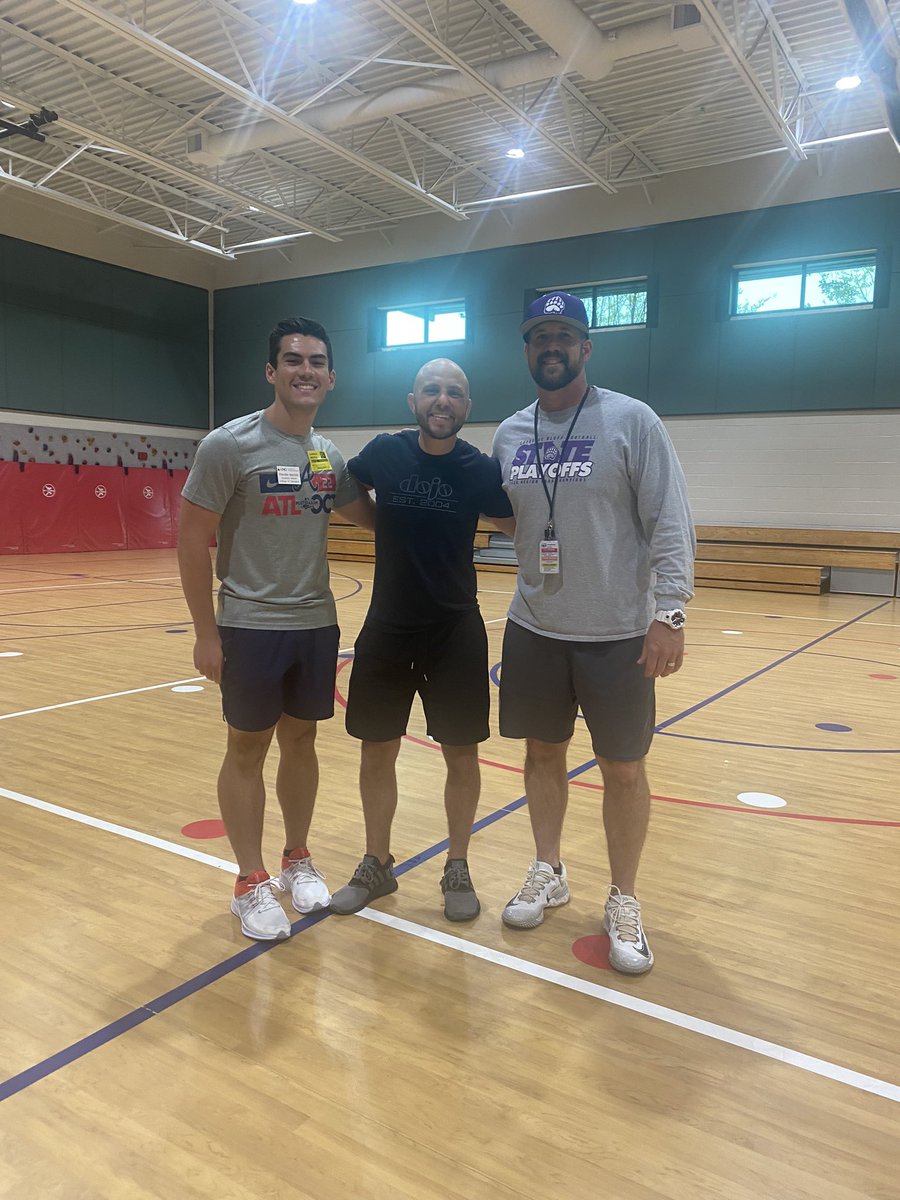 joshlord23's tweet photo. It was a great week having guest PE teacher, Coach Zak from the Dojo, with me &amp; @cp_mayfield! @CMCSIWarriors https://t.co/FtISvEjO46