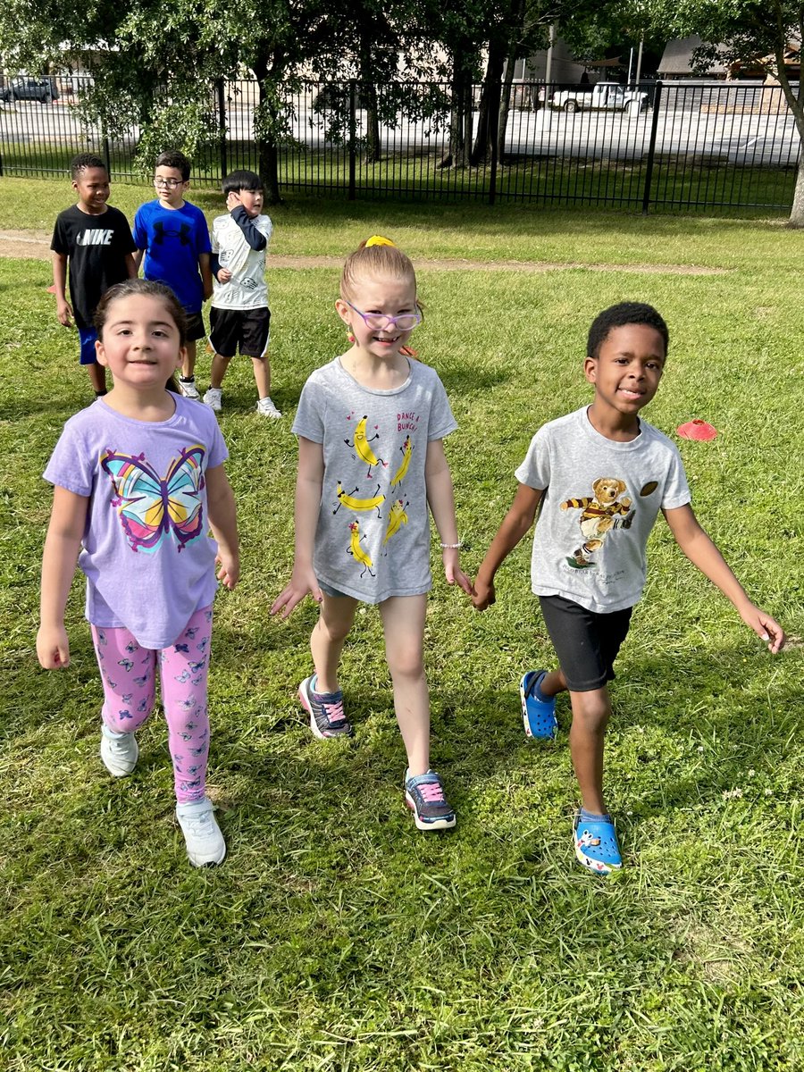 Mrs_AndersonYea's tweet photo. Having fun at the @CyFairYeager Fun Run 🏃🏼‍♀️🏃🏻 #funinthesun #redfaced #raisingmoneyforourschool  @tylerhartCyFair https://t.co/kxWJeWFXsx