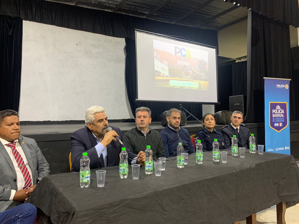 medinaramonenri's tweet photo. Asimismo nos reunimos también con el Intendente de La Falda: Sr.Javier Dieminger con el objetivo de promover la participación ciudadana en la prevención a los fines de disminuir la tasa de violencia y delitos en el marco del Programa Ciudadanía Activa. Participo @PoliciaCbaOf https://t.co/yKcONsTacf