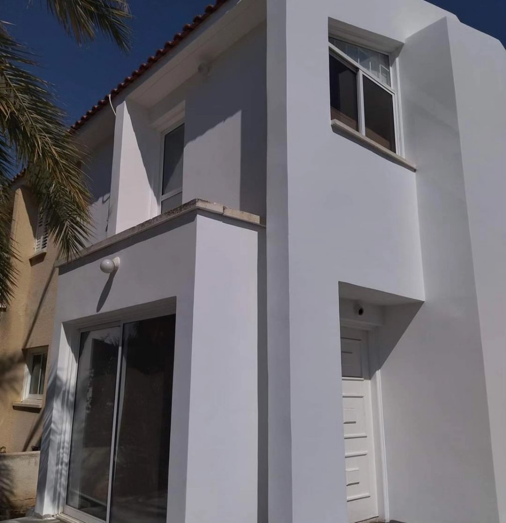 TransformersNFT's tweet photo. Tile experts👷
We build houses🏗️
We renovate houses🏗️
Aluminium fences 

#concreting #tiling #larnaca #renovations #tiles #cyprus #painting #decorating #construction #architecture  #renovationcyprus #nicosia #housepainting https://t.co/VI9cPeK2AL