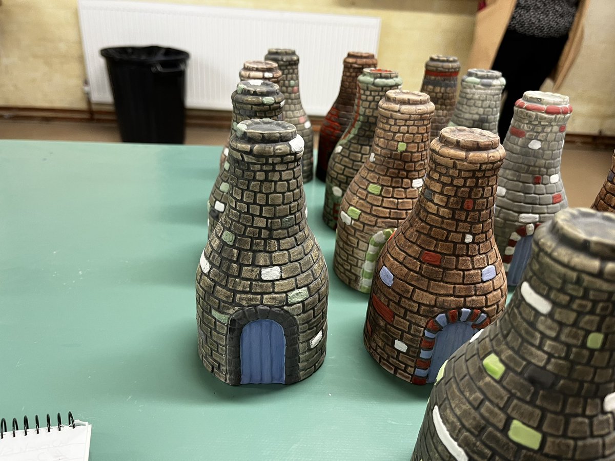 Had an amazing time at #BAAS2023 presenting on Cormac McCarthy, catching up with old and new friends, and discovering my true calling: pottery painting 👨‍🎨