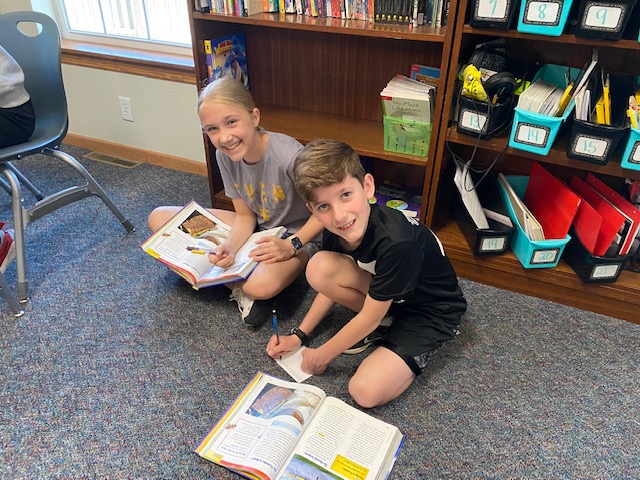 ElkhornPS_FR's tweet photo. While learning about authors perspective, Mrs. Wolfe’s class is getting ready to debate on The Case of the Missing Bees! #EPSAchieves #FireRidgeFalcons https://t.co/CPAkRN2VXz