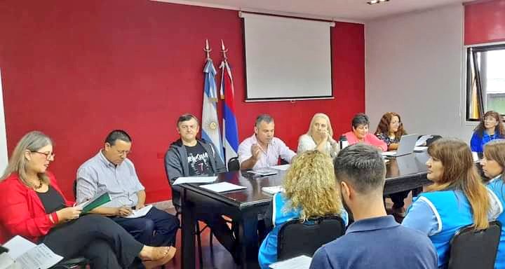 Convocados por la Subsecretaría de Educación <a href="/linares_cielo/">Cielo Linares</a>, participamos de la 1era reunión para Actualización de Diseños Curriculares de la Formación Inicial: PEI y PEP.
DES; SPEPM, Sindicatos
<a href="/miguel_sedoff/">Miguel Sedoff</a>
<a href="/jalbertogalarza/">Juan Alberto Galarza</a> <a href="/CGEMisiones/">CGE Misiones</a> 
<a href="/grillo141/">Ruben Dario</a> <a href="/FChlypanka/">Fabián Chlypanka</a> 
<a href="/udpm_misiones/">UDPM</a>