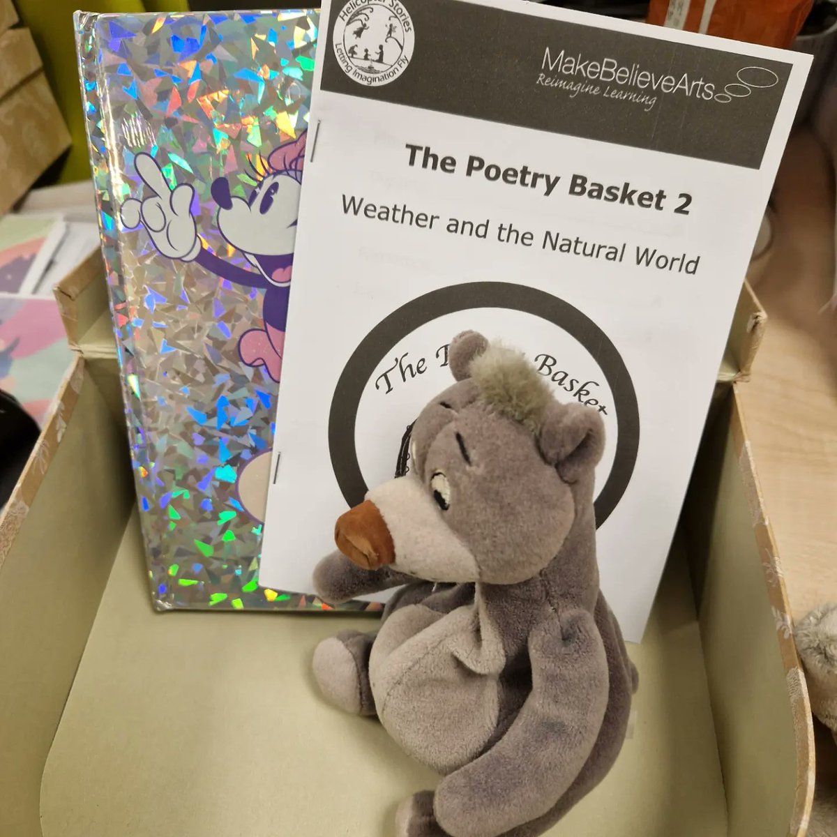 EyfsMagicBegins's tweet photo. Love the little poetry basket suitcases I've put together, ready for the lending library. ❤️
#earlylearning #Earlyyearswherethemagicbegins #helicopterstories #poetrybasket❤️ #earlyyearspoetry #helicopterstories @TrishaLeeWrites #poetrybasket #chatplayread @SueBayliss1 https://t.co/pYYK3uQKee