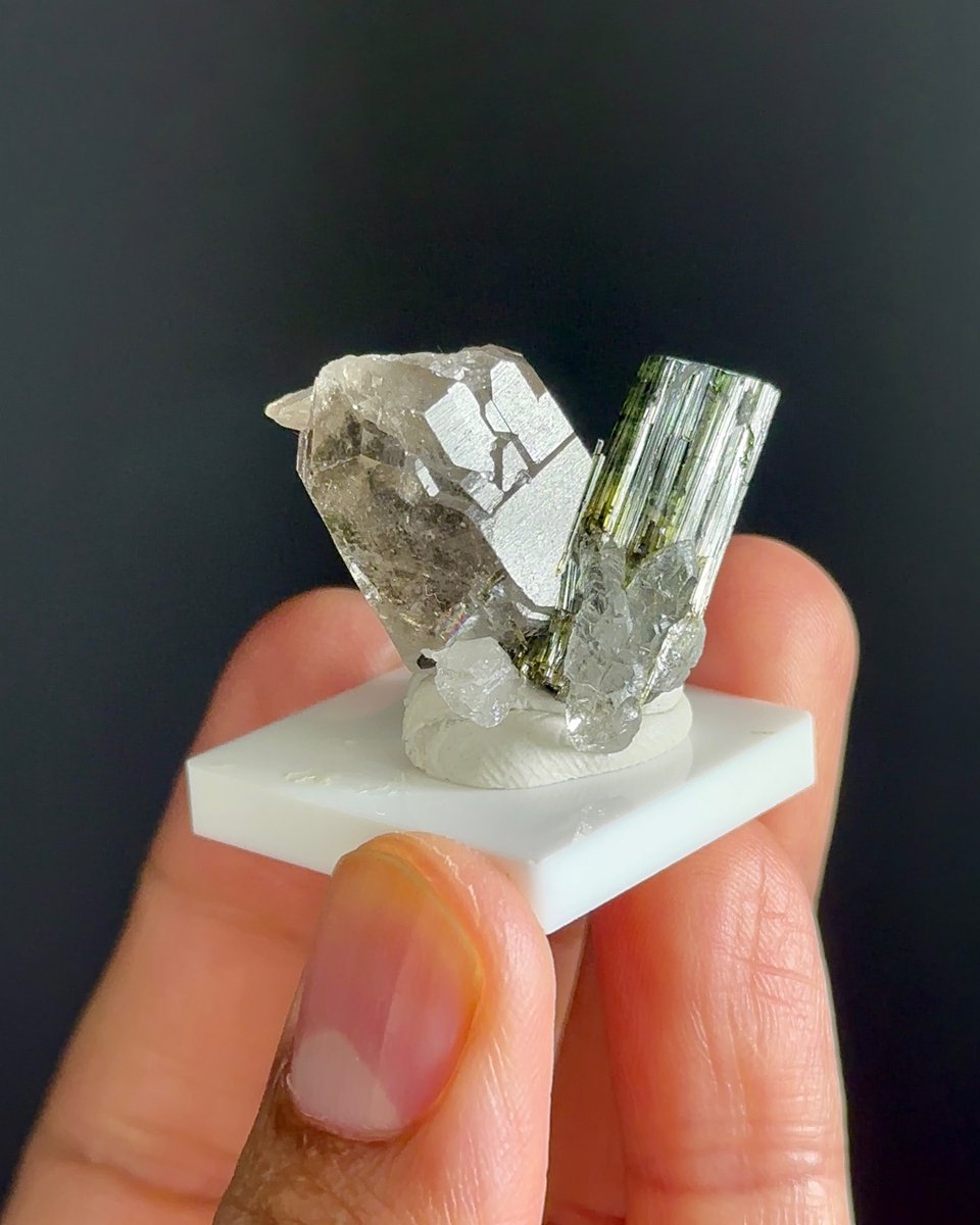 grpgems's tweet photo. "The energy of crystals and gemstones is truly enchanting 💫🧘 #crystalenergy #gemstonehealing" https://t.co/ZjyosFUcDn