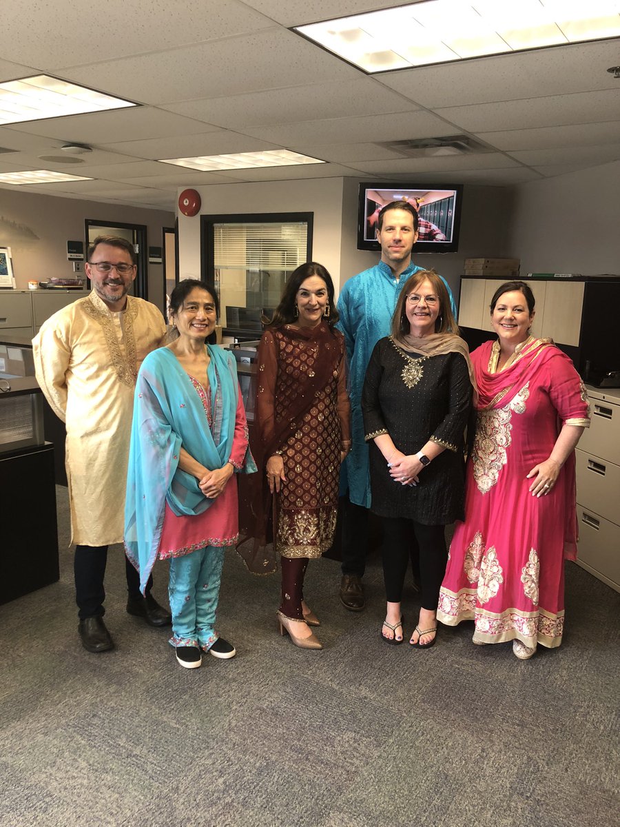 EarlMarriottSec's tweet photo. Happy Vaisakhi to our Mariner community and friends! Thank you to our students and staff sponsors for a wonderful celebration today @Surrey_Schools @racialEQ36 #Vaisakhi2023 https://t.co/KQFHtPDc3U