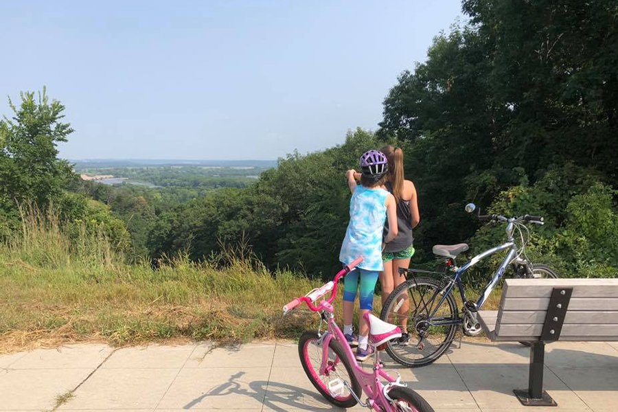 VisitIGH's tweet image. Looking for a fantastic biking destination? Look no further than Inver Grove Heights! With its miles of beautiful trails and scenic parks, you'll have everything you need for an unforgettable ride. #InverGroveHeights #BikingDestination #TwinCitiesTrails visitigh.com/biking-in-inve…