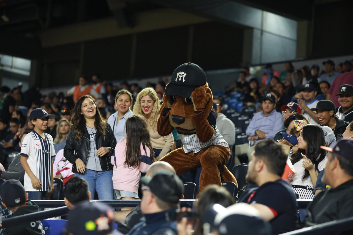 SultanesOficial's tweet photo. NOOOOOOOOOO QUIÉN TUMBÓ AL @Perrosultan 🤣🤣🤣🤣 https://t.co/DUaE6UlLPJ