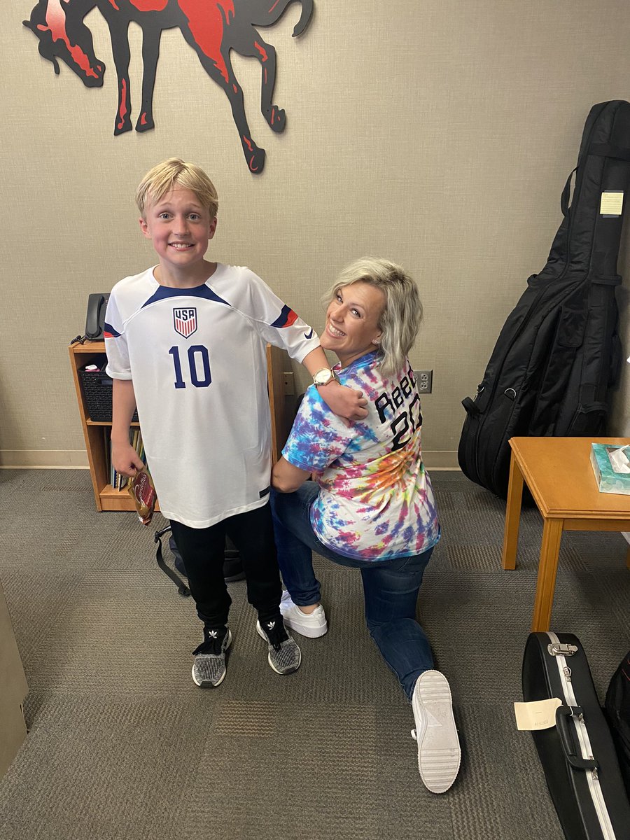 LMartin1083's tweet photo. We are ready @lafsunnyside to “kNock it out of the park” for ILEARN by dressing as our favorite athlete… #soccermom #spiritdays #Ready4ILEARN https://t.co/zoYddtUgcI