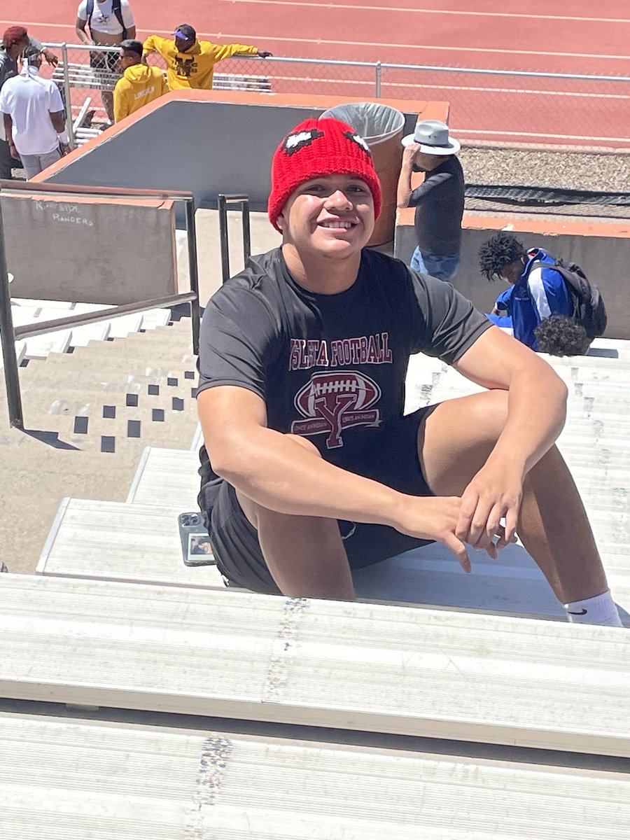 Congratulations to Angel Vazquez for qualifying to regionals. Keep it rolling kid. #Bowup <a href="/ysletafootball/">Coach Martinez</a>