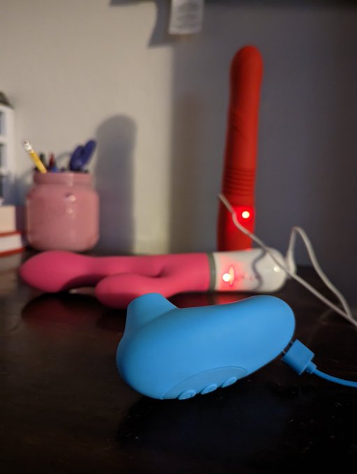 He thrusts, it thrusts! New video in the works! Spicy sites in the link!  https://t.co/BYkP4z1mas  #onlyfans<a href="/tag/friday"class="tags"><span>#friday</span></a><a href="/tag/gamergirl"class="tags"><span>#gamergirl</span></a><a href="/tag/plussize"class="tags"><span>#plussize</span></a><a href="/tag/sextoy"class="tags"><span>#sextoy</span></a><a href="/tag/adultcontent"class="tags"><span>#adultcontent</span></a>