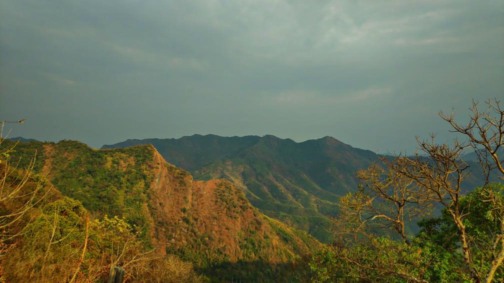 mizoraminsta's tweet photo. Ralau tlang
Location: Khawbel, Serchhip district, Mizoram
.
.
Pic credit 📷 @lrs_da_man
.
.
.
#ralautlang #tlang #hill #mountain #hilly #tlangram #tlangsang #highlands #hillrange #mizoram #mizoraminsta #northeastIndia #khawbel #forest https://t.co/ijlZySs5HQ