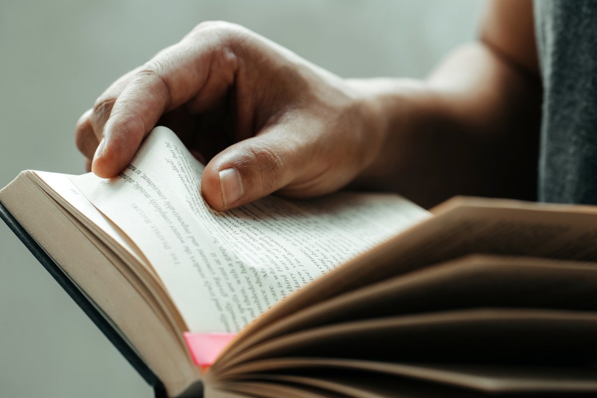 citymississauga's tweet photo. Looking for your next great read? 📖
#DYK you can request a curated reading list from the library?
Take the opportunity to check out some Canadian authors for #CanadianBookWeek! 🇨🇦
Learn more: https://t.co/Z6YQvb9dMq
@mississaugalib https://t.co/GgLnu62BsZ