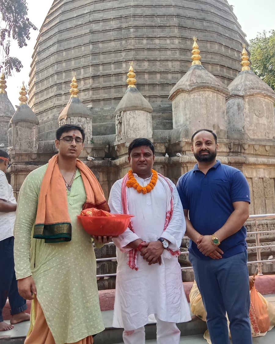 NagarajGouri's tweet photo. ಇಂದು ಅಸ್ಸಾಂ ರಾಜ್ಯದ ಗುವಹಾಟಿ ನಗರದಲ್ಲಿರುವ ಪ್ರಸಿದ್ಧ ಮಾತಾ ಶ್ರೀ ಕಾಮಖ್ಯ ದೇವಿಯ ದರ್ಶನ ಪಡೆದು ಆಶೀರ್ವಾದ ಪಡೆದೆನು🙏 https://t.co/ICps4Od9vD