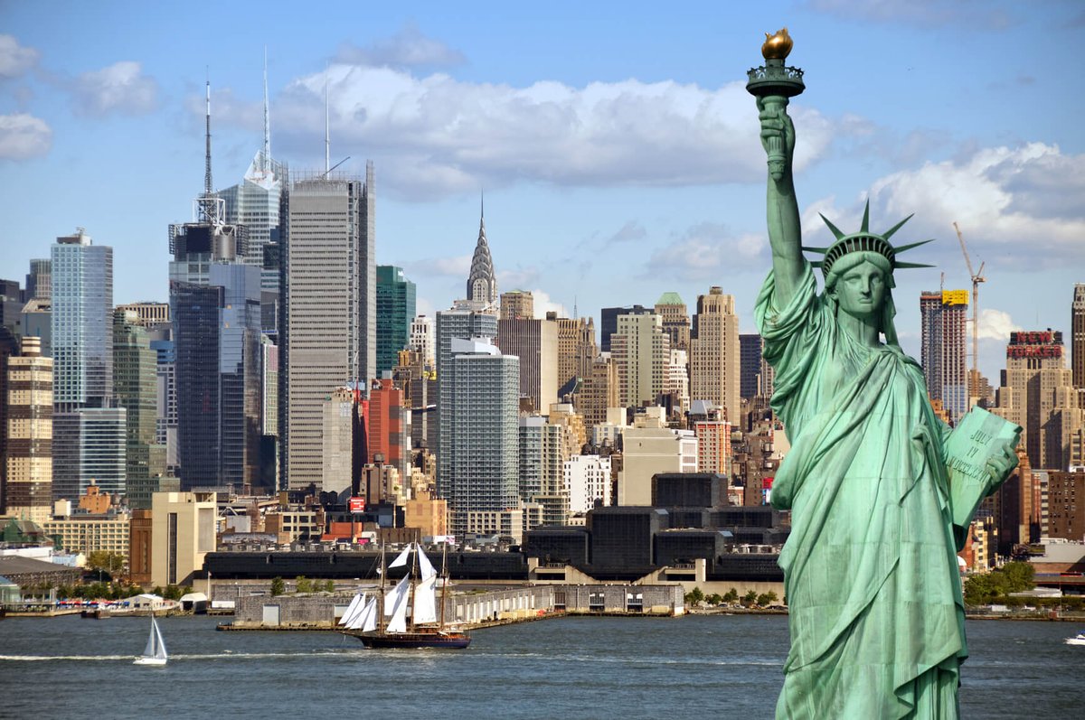 SecretFlying's tweet photo. #Milan, Italy to New York, USA for only €326 roundtrip with @AmericanAir &amp; @British_Airways #Travel (Nov-Feb dates)

https://t.co/b4ZBBXMrMQ https://t.co/hxwur9kDPD
