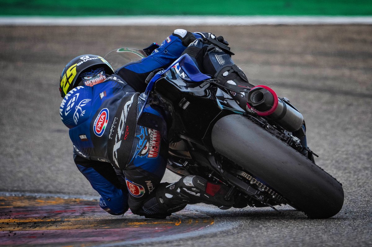 FP1➡️P2    /    FP2➡️P1

Good job with the team today! We are fast and I will push very hard to continue on that way! Thank you guys for the support😘✊
-
-
-

#picturesoftheday #Paddockshow #blucru  #AV25  #Yamaharacing #yamahar6 #WorldSSP #agencetymevents #Yzfr6 #Yamahafamily