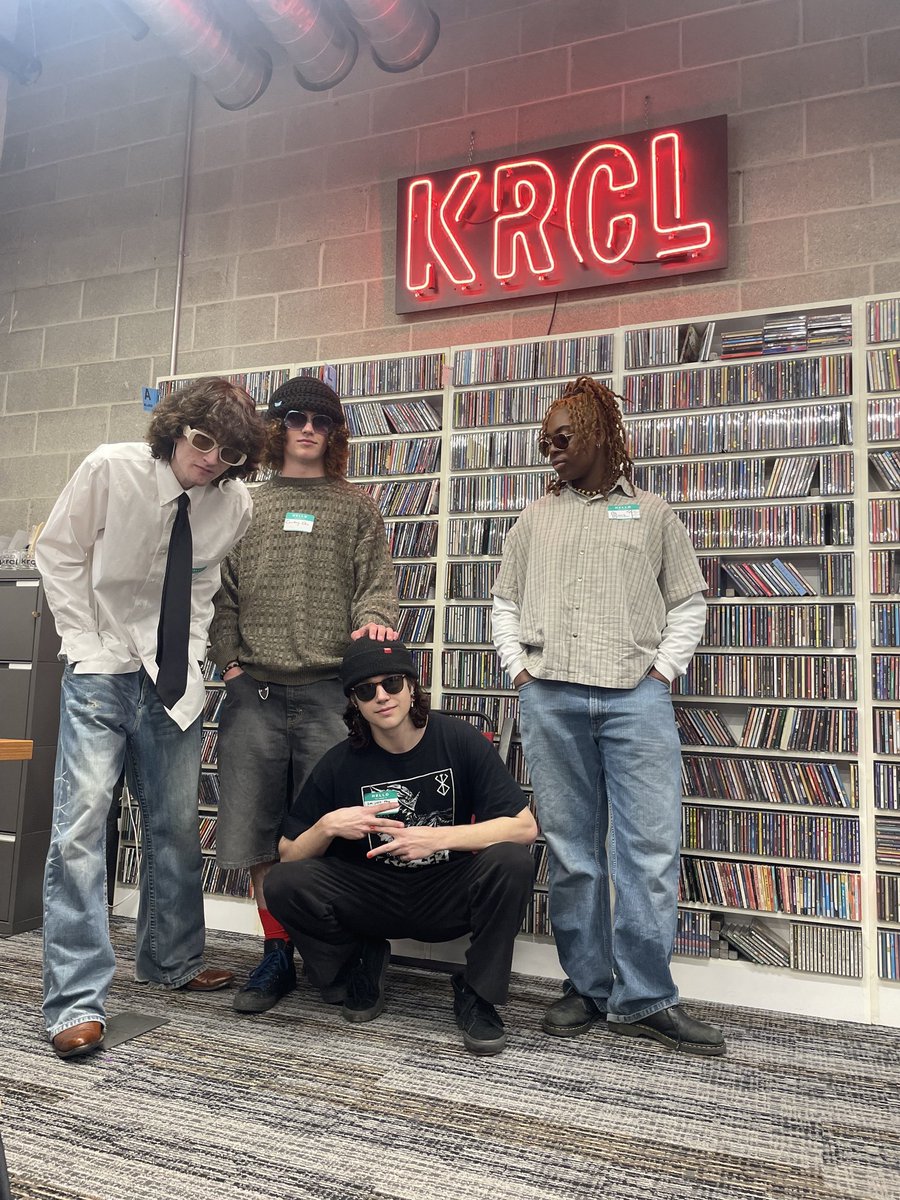 On last night's episode of Voices Amplified, host McCaulee Blackburn talked solutions to the Great Salt Lake #watercrisis 

Also the live band DRAG!
Follow them on Instagram!

Listen here: krcl.org/blog/radioacti…
<a href="/KRCLradio/">90.9FM KRCL</a> , <a href="/AmplifyUtah/">Amplify Utah</a> , <a href="/GlobeSLCC/">The Globe</a> , <a href="/SaltLakeCC/">Salt Lake CC</a>