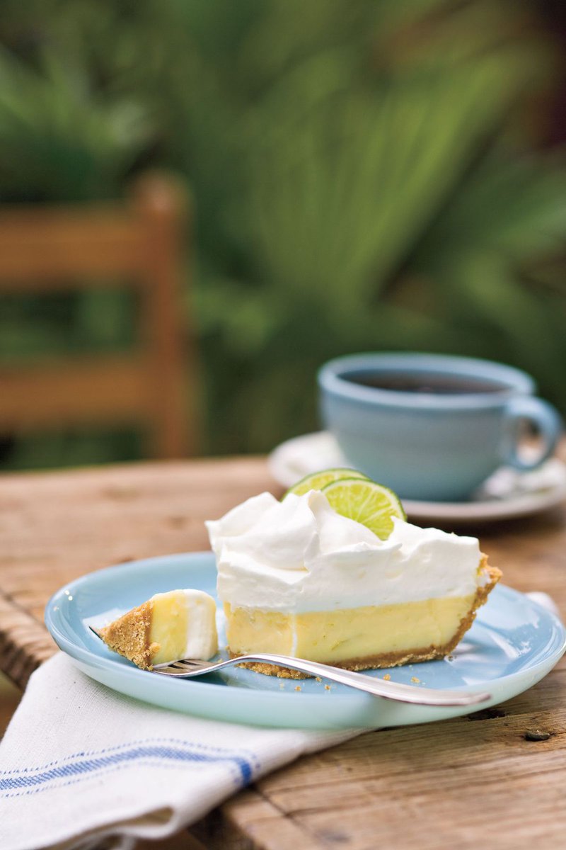 You can't go wrong with this Heavenly Key Lime Pie recipe. #easyrecipes #deliciousfood  cpix.me/a/167567453