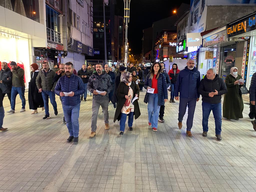 agr_hdp's tweet photo. Yarın saat 15 eş genel başkanlarımızı karşılamak için halkımızı davet ettik karşılama Doğubeyazıt yolu üzerinde muane istasyonu önünde olacak @DBP_AGIRI @yspagri04 https://t.co/bSVTBl1TV9