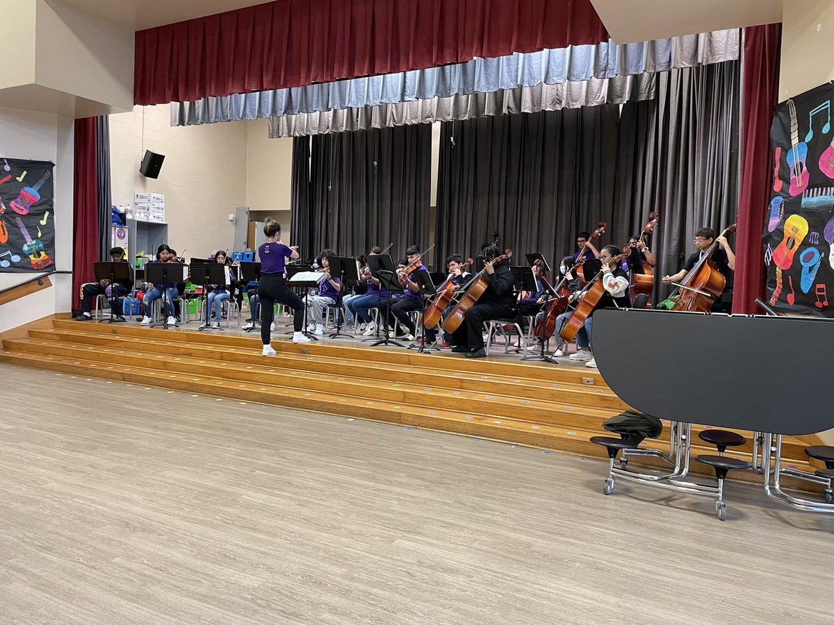 support_wpe's tweet photo. Our Pandas are ready for the STAAR test!! Thank you @humblemsorch for coming out to support &amp; encourage WPE 🐼 💚 @HumbleISD_WPE @orchestra_HHS @wdyanaya @CelesteMyres @WPETHIRDgrade https://t.co/0E2pL2HqP2