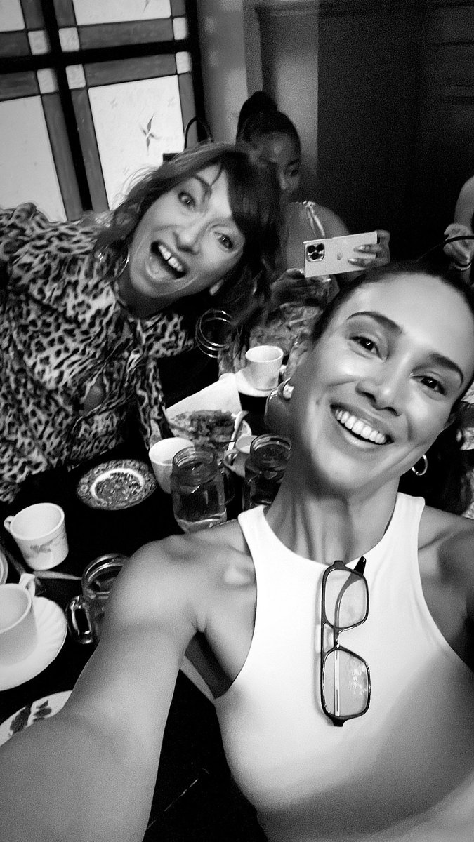 elbafame's tweet photo. @naomiwgrossman having fun in NYC ♥️ https://t.co/VCy1Mlkmf1