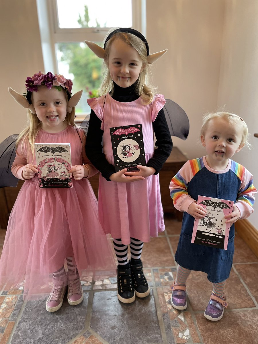 RussAndys's tweet photo. @H_Muncaster our girls top choice for Easter dress up this year ! Hope we did Isadora proud 🧚‍♀️ https://t.co/xd7SuuzOoI