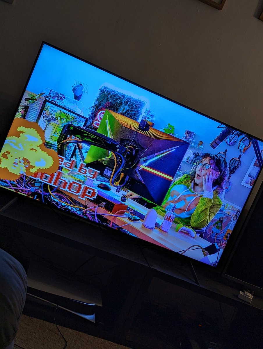 DustedNerd's tweet photo. @AdahopAda caught it 😂 .. did anyone else notice? @NeebsOfficial https://t.co/wSIVLGdsjn