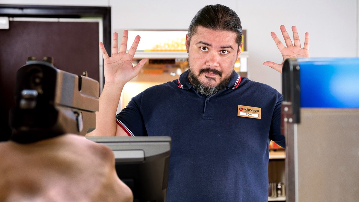 NRA Convention Food Vendor Held Up At Gunpoint By 19th Customer In A Row bit.ly/43B5oyI