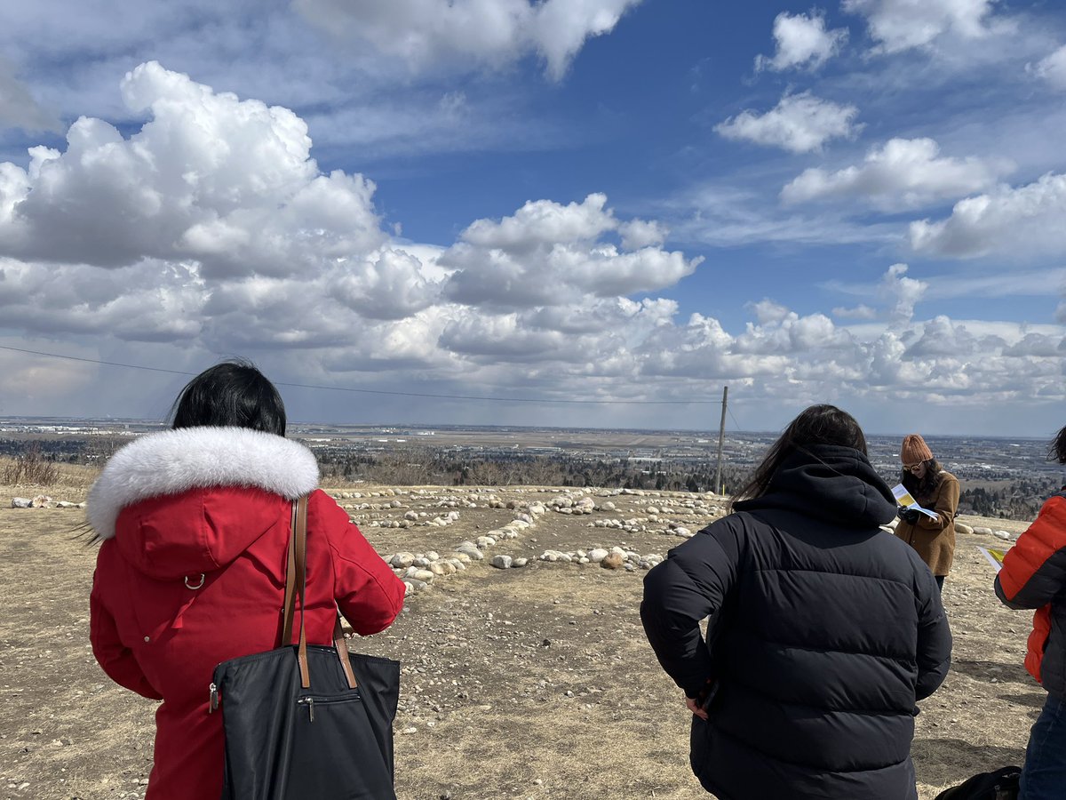 MsGreigsClass's tweet image. Another great day on the land as teachers get to prepare for our upcoming Nose Hill Park field trips!
