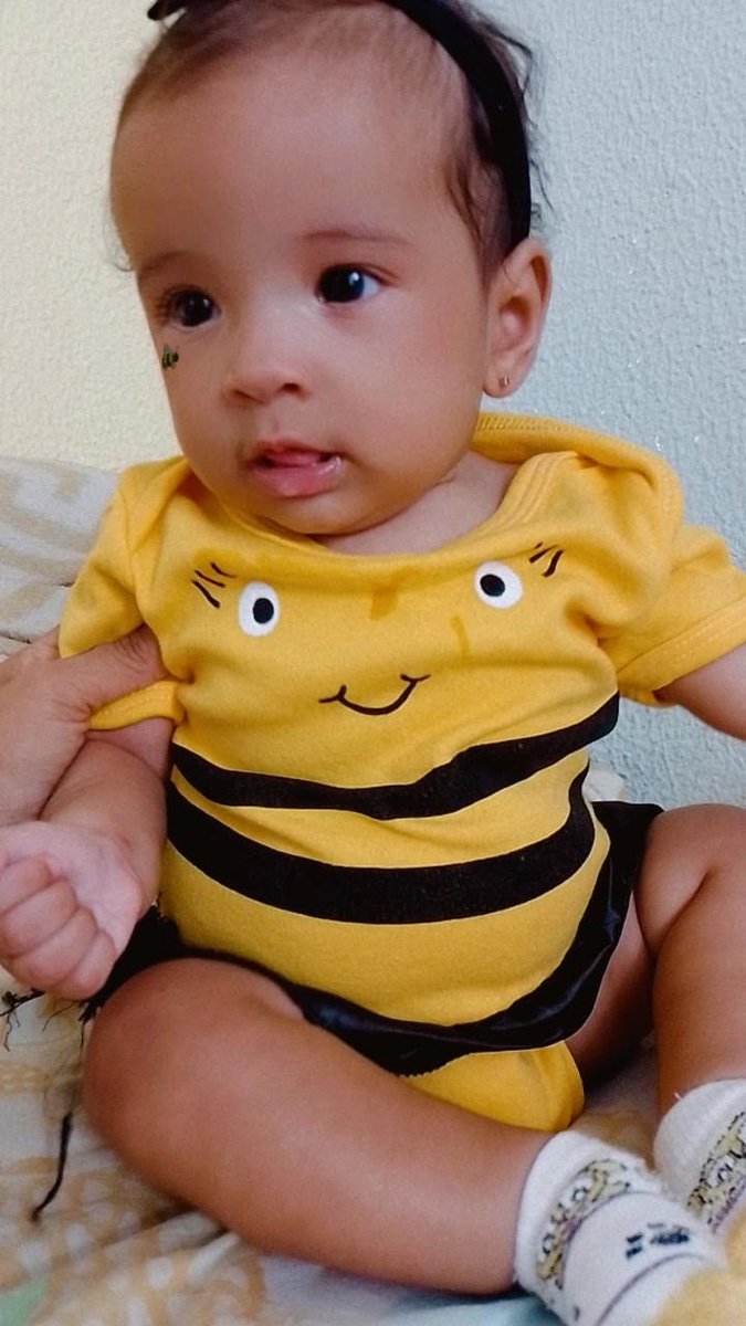 Caroolbar's tweet photo. Deus me deu você  e prove a Ele te recolher. Eu sou eternamente grata a Ele por me proporcionar bons momentos ao seu lado! Eu te amo eternamente MINHA PRINCESA 🤍⭐
#minhafilha #MARIAHELOISA #mundorosa  #anjinha #luto https://t.co/GPWIiQMnDm
