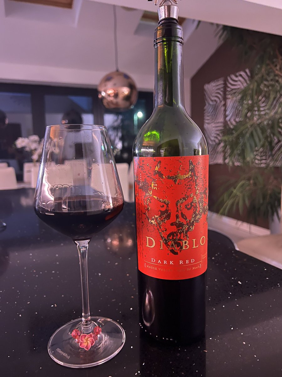 Well tonight’s tipple… DIABLO  dark red 🍷👺 

That will do nicely on this very miserable wet evening. 
Seriously missing the Alps and it’s not even been a week back home yet!! ⛰️⛰️⛰️

Happy Friday.. have a great weekend all ❤️