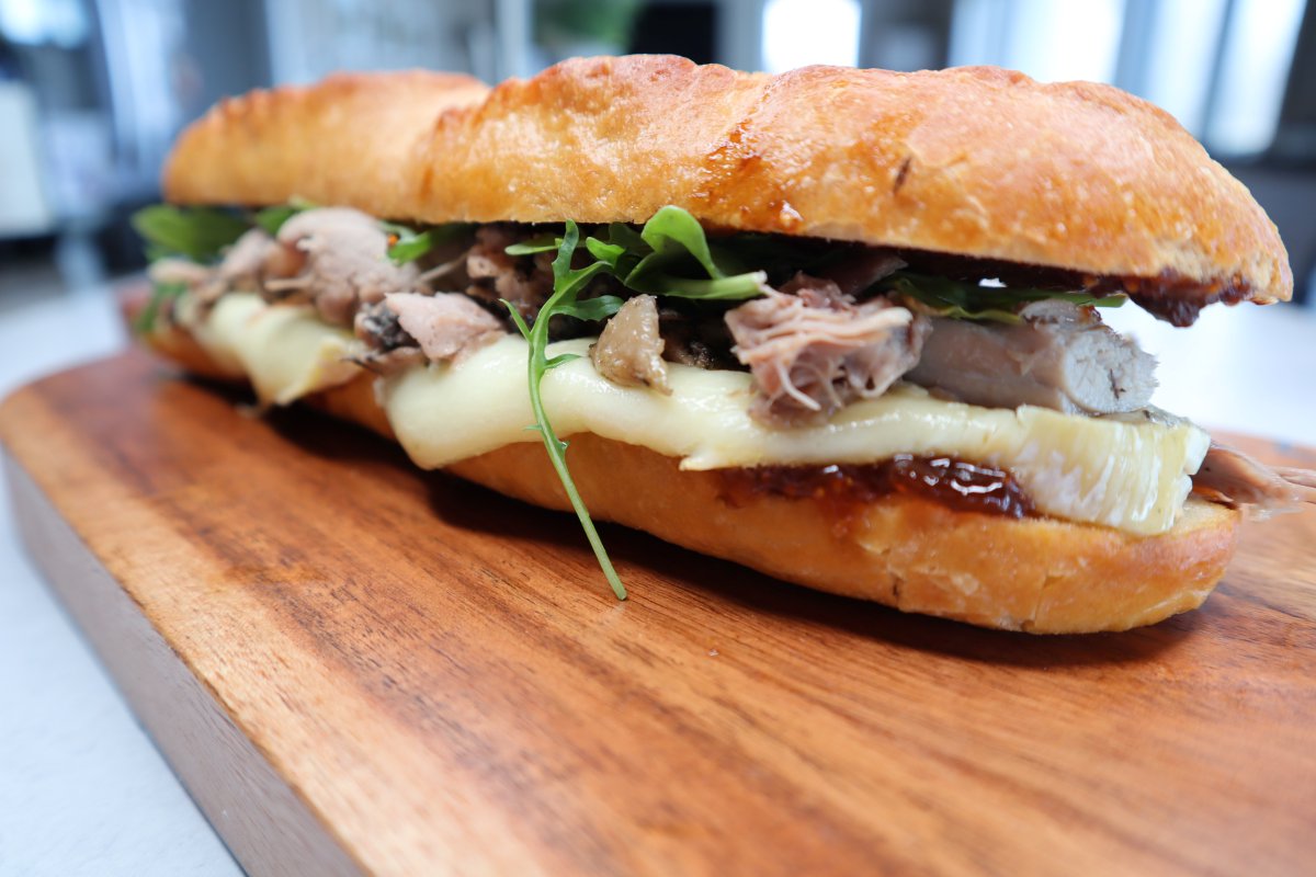 Want to try this week's featured French pairing recipe at home?🥖🍷 #CookingWithLiv's Duck Confit Baguette recipe is live on our site here 👉 bit.ly/3mrZYVY  #ExploreDuckandWine
