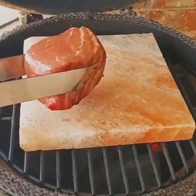 davidsmith1293's tweet photo. This salt cooking plate is made by shaping pure Himalayan pink salt in the form of a broad rectangular slab. 
https://t.co/mfmkztzgJO
contact us
( 877 ) 918-1200
sales@pinksaltwall.com
#saltcooking #himalayansalt #AlphabetNetwork 
#FursuitFriday 
#uniswaphack https://t.co/wwgUCQxeIt