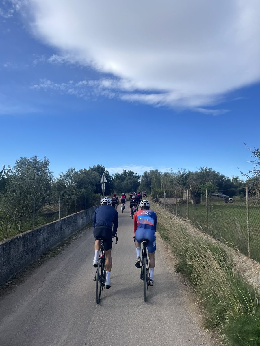 Nice to have a couple of friends of FVC riding with us today! #steves 
#sticky #sargentwilko 🫶☀️🇪🇸