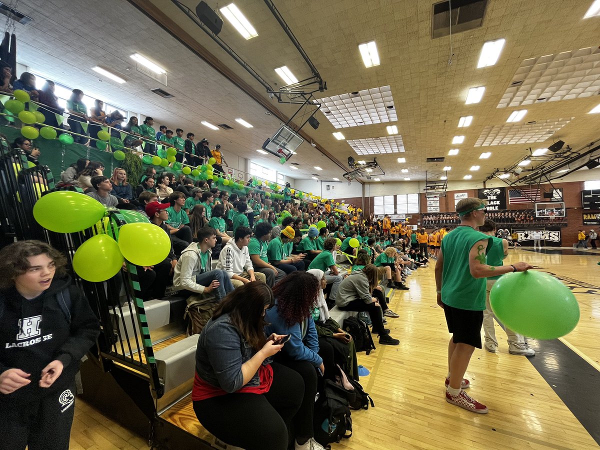 Spirit Bowl in full effect, who will win? Seniors, Juniors, Sophomores, or Freshman…
