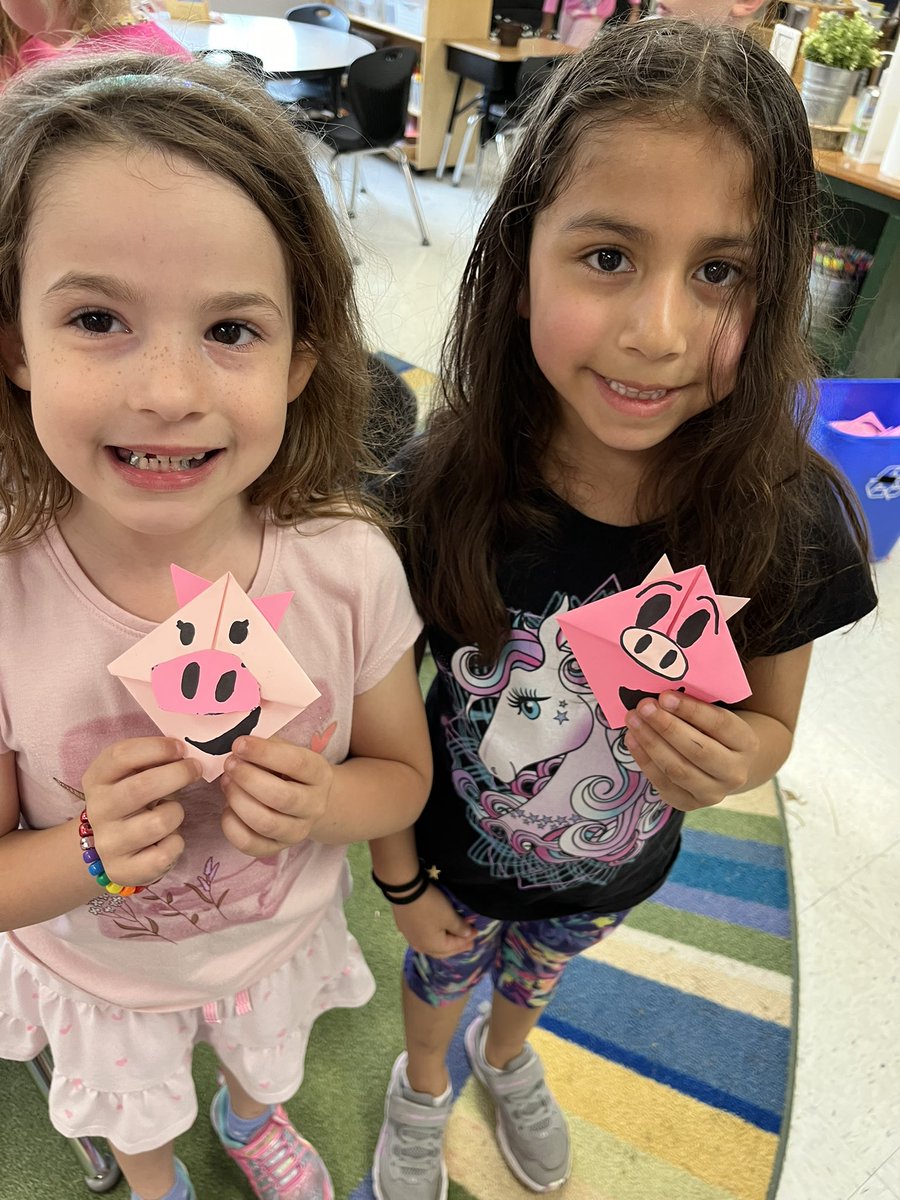 SVFirstGrade's tweet photo. Making Piggie bookmarks was a great listening activity along with being a great bookmark!  @HeritageECS #HECSmagic #WEareLakota https://t.co/CBcwimnkEO