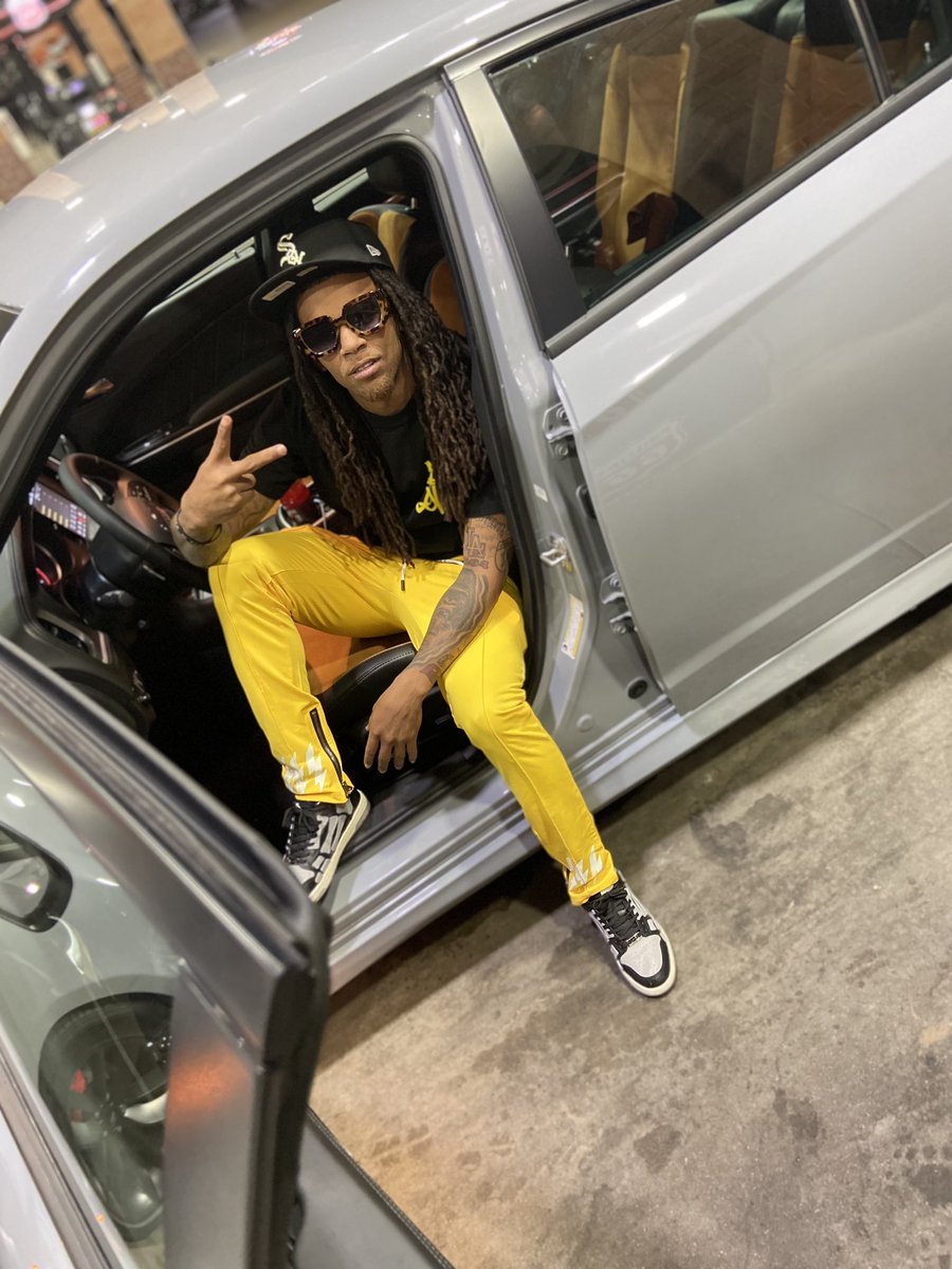 StopIt_5ive's tweet photo. Drip Sell Itself 💧 https://t.co/OZk91Iz1xE