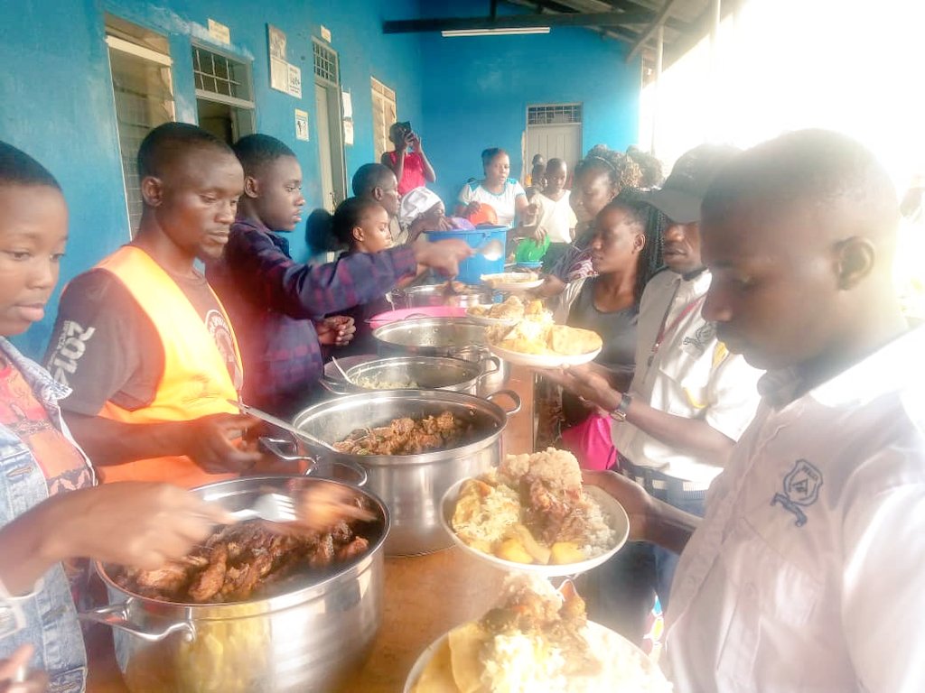 muyenga_high's tweet photo. We do hope you had a great Easter like we did .. ...

It was an eventful one having our dear students prepare all the meals and ofcourse enjoy them 😊
@IMiwanda @MuigaiMary1 @KYOBEPATRICK https://t.co/iZgcCGUuJ1
