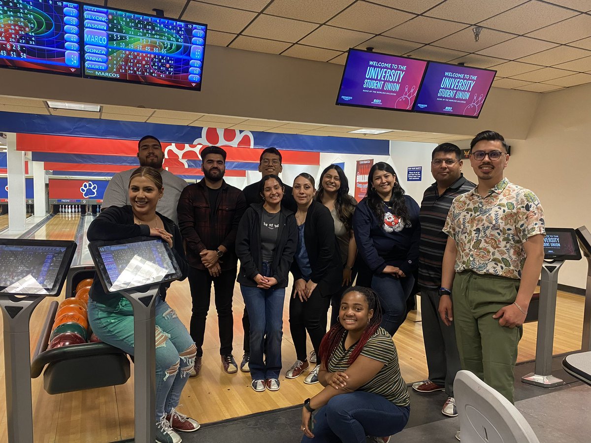 Today @fresno_state Upward Bound hosted a bowling event (full-time staff vs. student staff) to celebrate our student staff in honor of #NationalStudentEmploymentWeek. 

Guess who took first place? 🥇👀