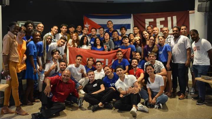 📢Hoy se realizó la Constitución del nuevo Consejo @FeuUho y se estructuró el secretariado electo de la FEU a nivel de Universidad.
💫 Éxitos y a seguir trabajando!!!
<a href="/FeuCuba/">FEU de Cuba</a>
<a href="/JulioMorejonP/">Julio Emilio Morejón Pérez</a> 
<a href="/la_chavi_/">Chavel</a> 
<a href="/UJCdeCuba/">UJC de Cuba</a> 
<a href="/aylinalvarezG/">Aylín Alvarez García</a> 
@FeuUho 
<a href="/idiannelis/">Diannelis Ibarra</a> 
@AngelHe0928