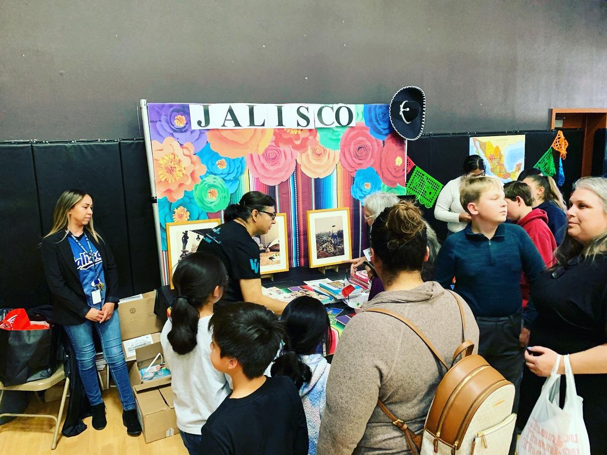 Check out Vista repping at the Annual Family Reading Festival. #leadingthePACK @ValVerdeUSD