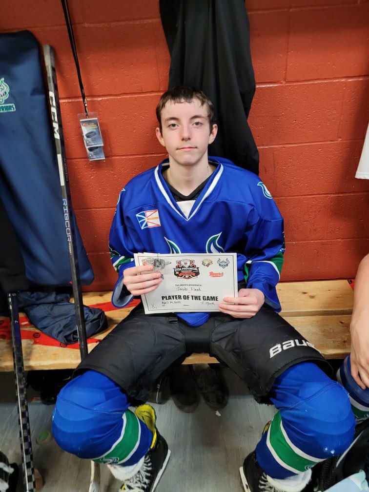 Leading the game vs 🦅 in our 2nd game 3-1 and somehow they squeaked 2 quick ones in the 2nd mins apart to tie it up, and unfortunately scored to win in the last seconds of 3rd. It’s an anyones game out here this weekend. POGS Winsor &amp; Fleet! 💪🏼 #hardluck #LGW #dontcountusoutyet