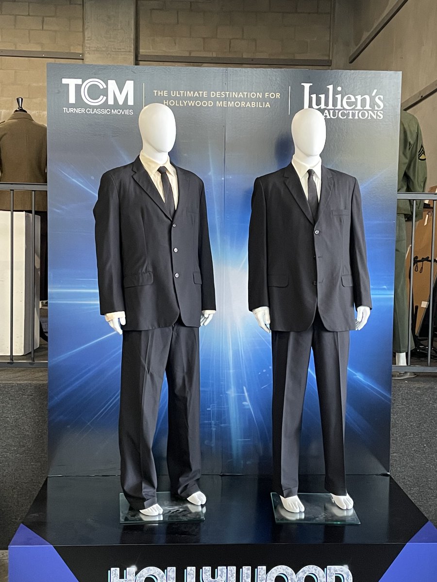 JuliensAuctions's tweet photo. Suit up and join the Men in Black ๐ถ๏ธ๐ถ๏ธ Channeling our inner Agent Jay and Agent Kay with these classic black suits #MenInBlack #AgentJay #AgentKay #ClassicStyle #BlackSuits #SuitUp #juliensauctions #tcm https://t.co/EFbgGp7zJz
