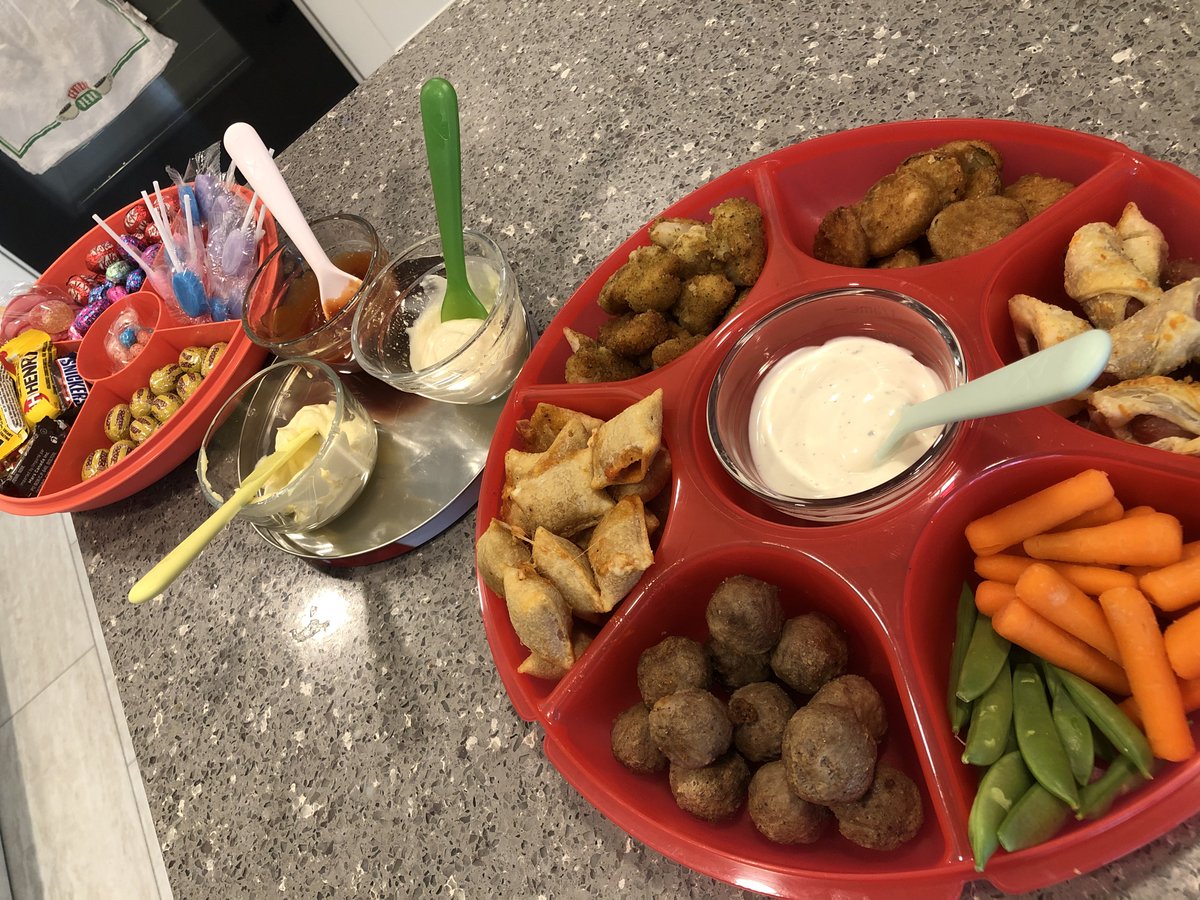 StonerDad's tweet photo. We havenโt done a #FingerFoodFriday so hereโs one for ya, brought to you by: the munchies https://t.co/0maxxAPSfs
