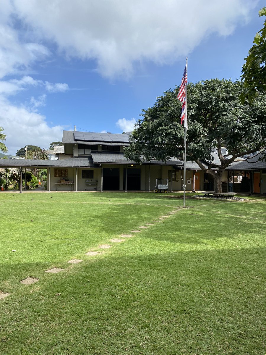 WaiaholeEl's tweet photo. This week we got to visit HanahauΚ»oli School to learn more about multi-age teaching. Mahalo for letting us visit. #waiaholees #smallschoolbigheart #smallschoolsmatter #multiage #hanahauoli https://t.co/0V9bReIGbA