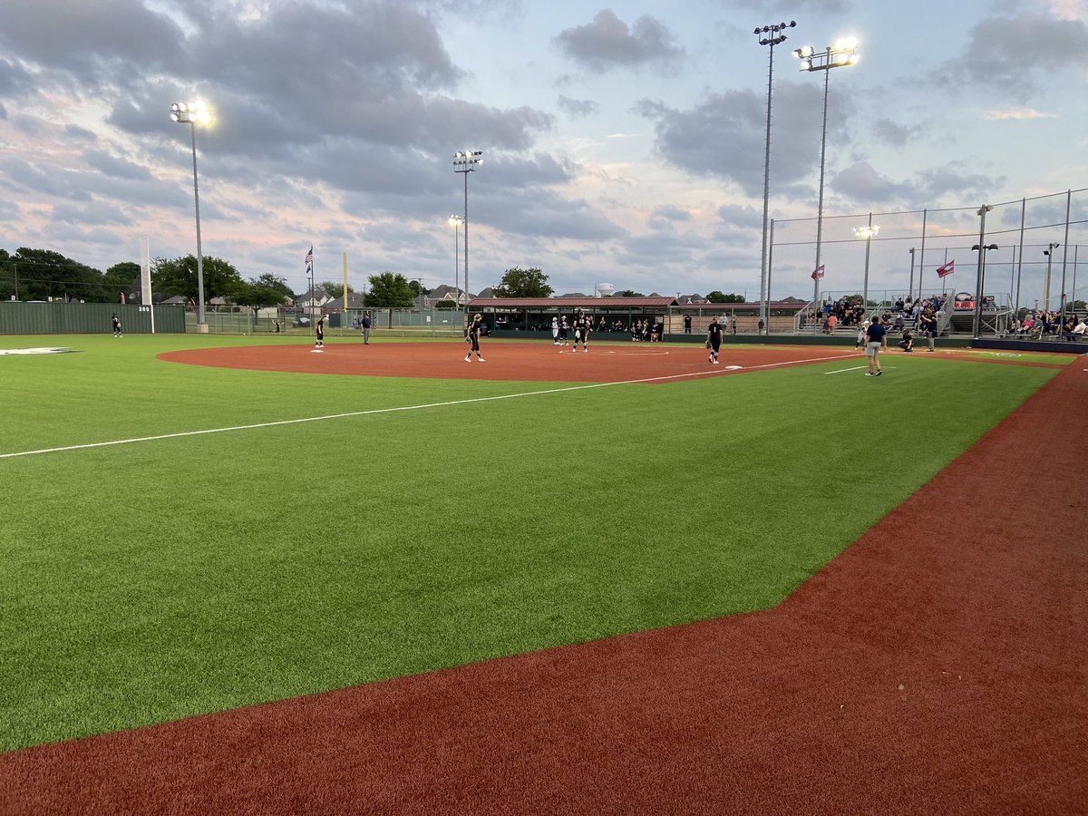 Gorgeous night for some <a href="/softball_allen/">Allen Eagle Softball</a> !! 🥎🥎🦅🔴⚪️🔵