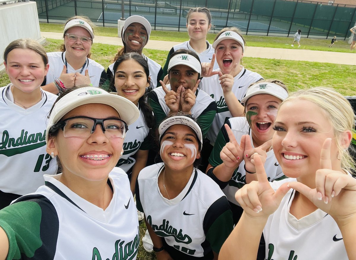 NDNDiamondClub's tweet photo. It’s Friday night so it must be another JV @NDNSsoftball DUB!
Undefeated in District. https://t.co/Bt82sJrI6I